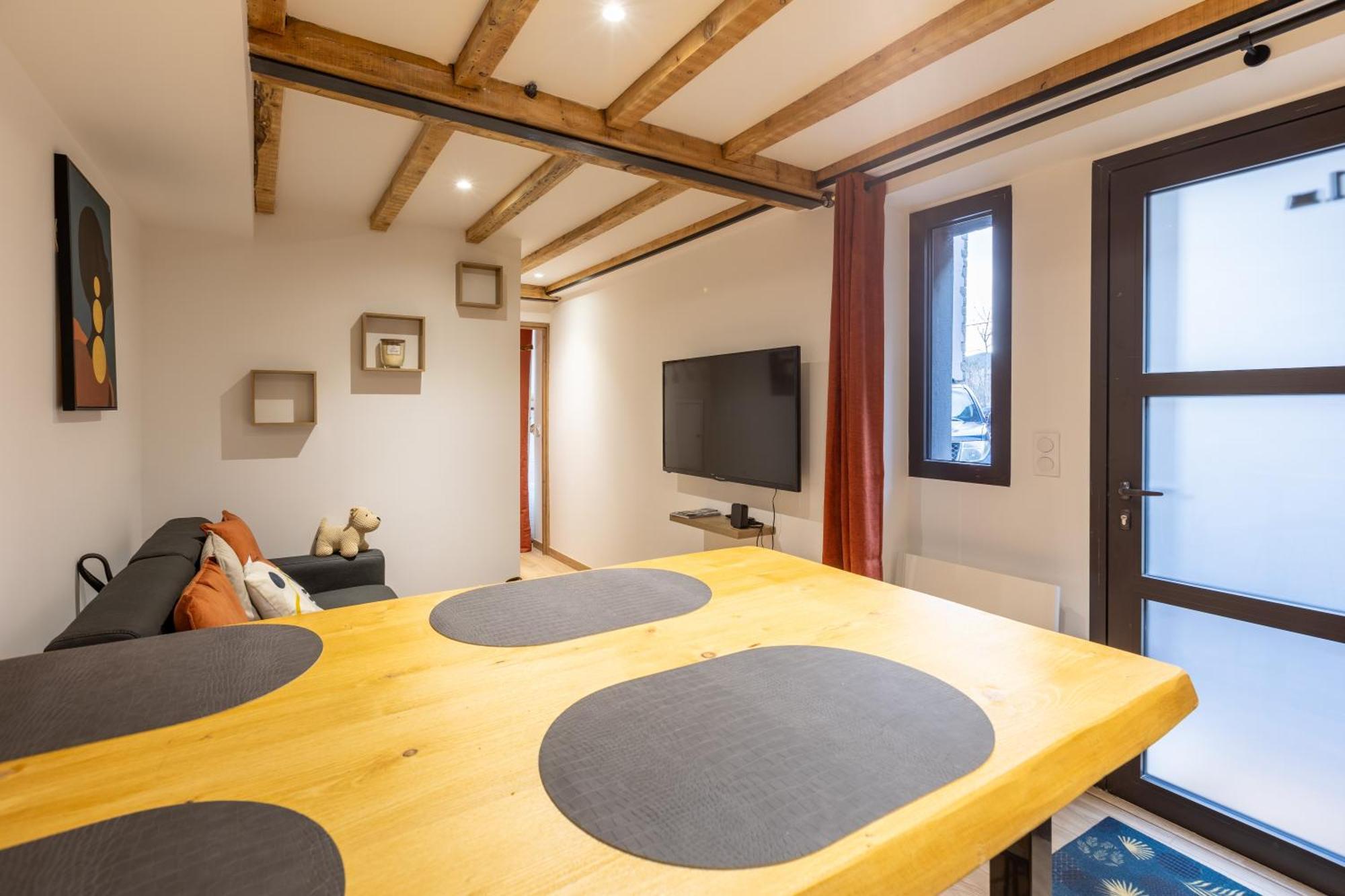 Le Repaire Des Ecureuils - Appt Avec Terrasse Apartment Formigueres Luaran gambar