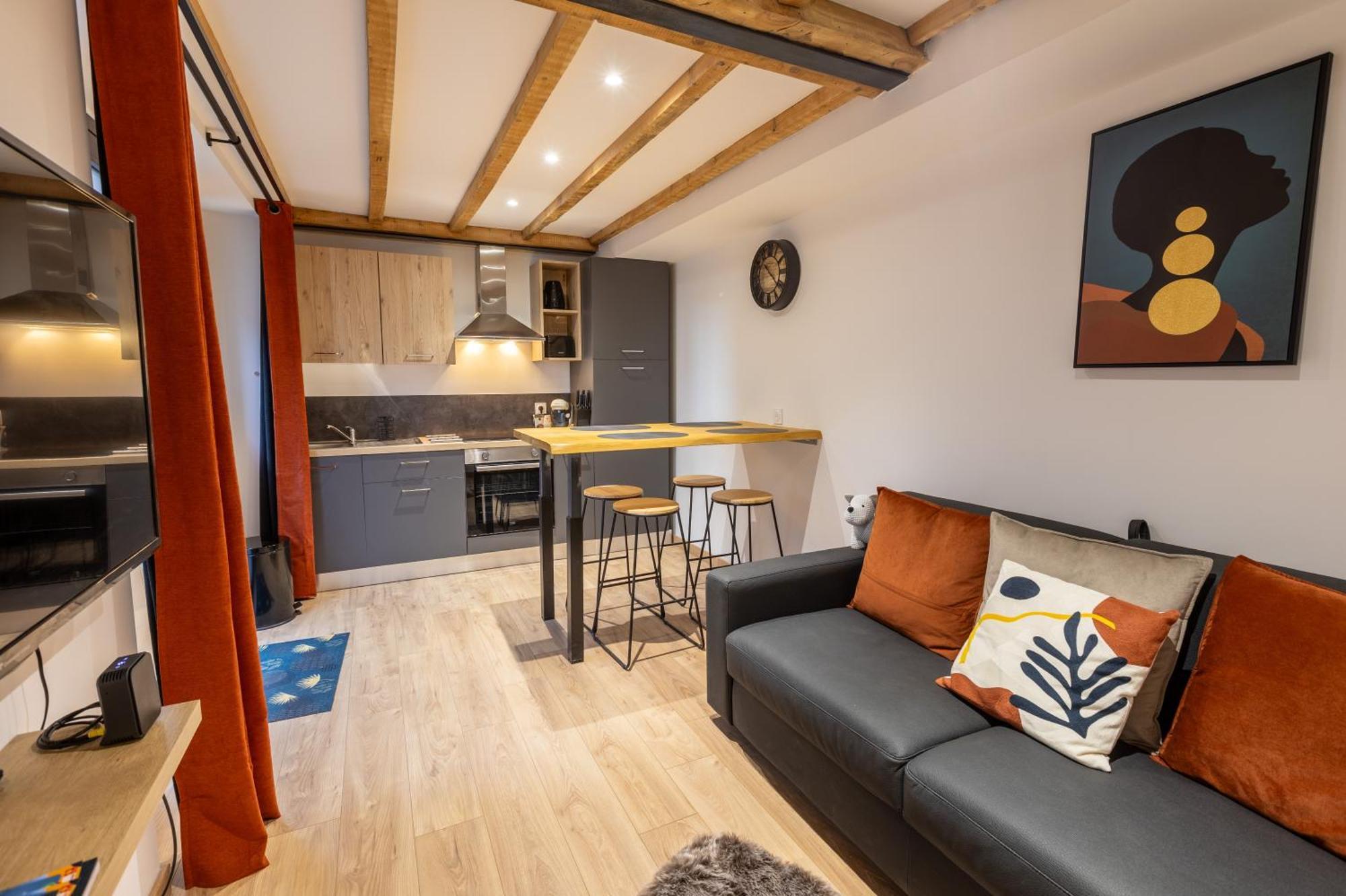 Le Repaire Des Ecureuils - Appt Avec Terrasse Apartment Formigueres Luaran gambar
