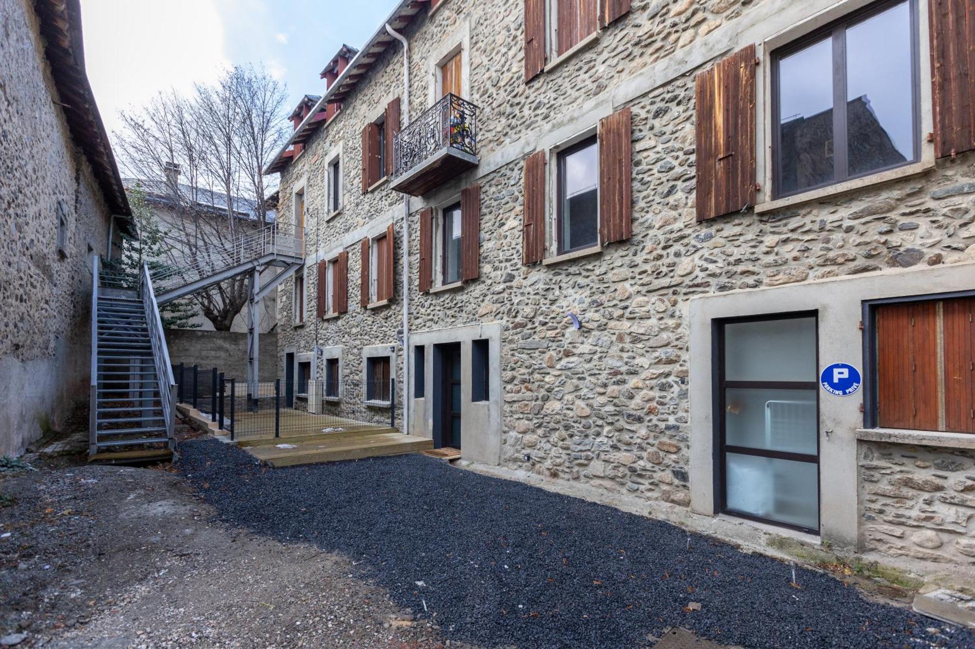 Le Repaire Des Ecureuils - Appt Avec Terrasse Apartment Formigueres Luaran gambar